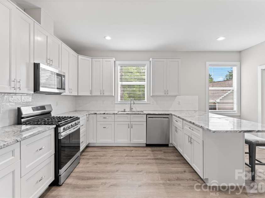 128 Rock Hill Road, Asheville, NC 28803.  MLS# CAR4395815, YatesRealty ID 26004. 