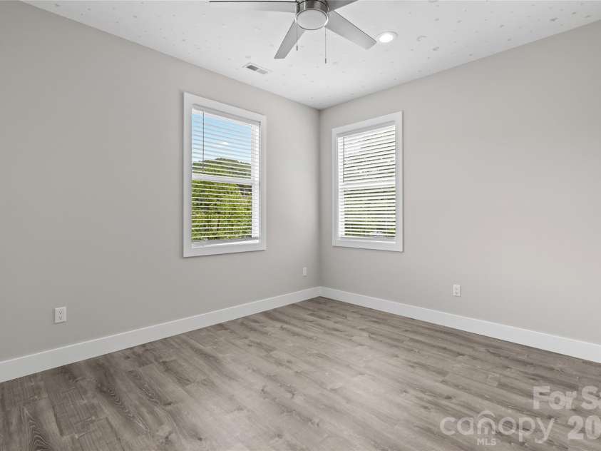 128 Rock Hill Road, Asheville, NC 28803.  MLS# CAR4395815, YatesRealty ID 26004. 