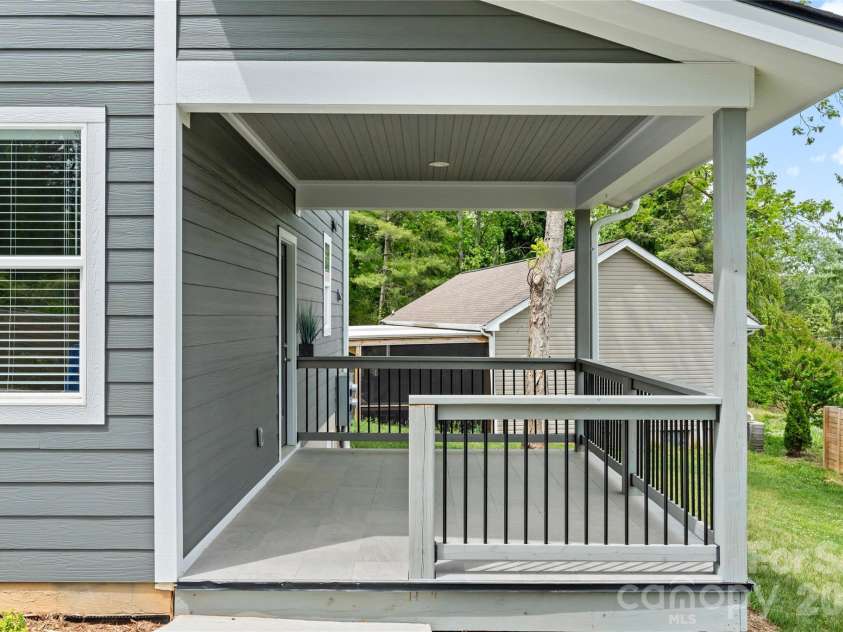 128 Rock Hill Road, Asheville, NC 28803.  MLS# CAR4395815, YatesRealty ID 26004. 