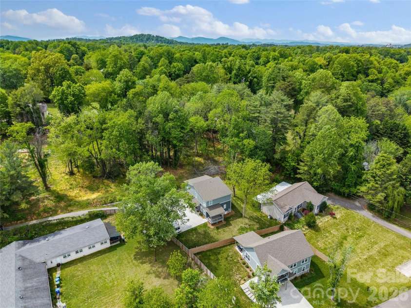 128 Rock Hill Road, Asheville, NC 28803.  MLS# CAR4395815, YatesRealty ID 26004. 