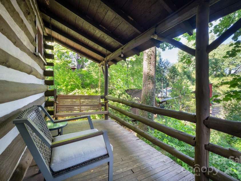 15 & 16 Cottage Drive, Asheville, NC 28805.  MLS# CAR4281267, YatesRealty ID 26004. 15 Cottage- Back Deck