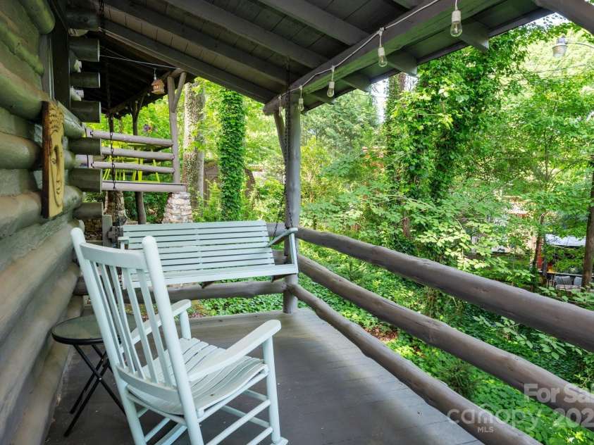 15 & 16 Cottage Drive, Asheville, NC 28805.  MLS# CAR4281267, YatesRealty ID 26004. 16 Cottage-Back Deck