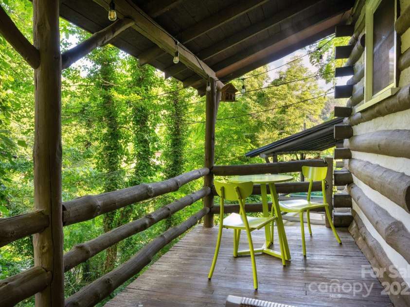 15 & 16 Cottage Drive, Asheville, NC 28805.  MLS# CAR4281267, YatesRealty ID 26004. Dine in Nature