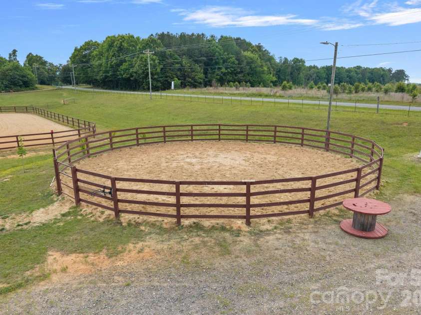 2151 Brown Chapel Road, Catawba, NC 28609.  MLS# CAR4375551, YatesRealty ID 26005. 60' round ring.