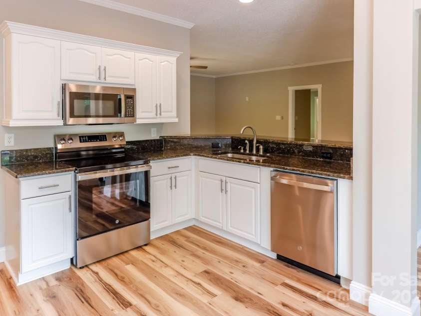 402 Sweetbriar Road, Lake Lure, NC 28746.  MLS# CAR4281606, YatesRealty ID 26005. 