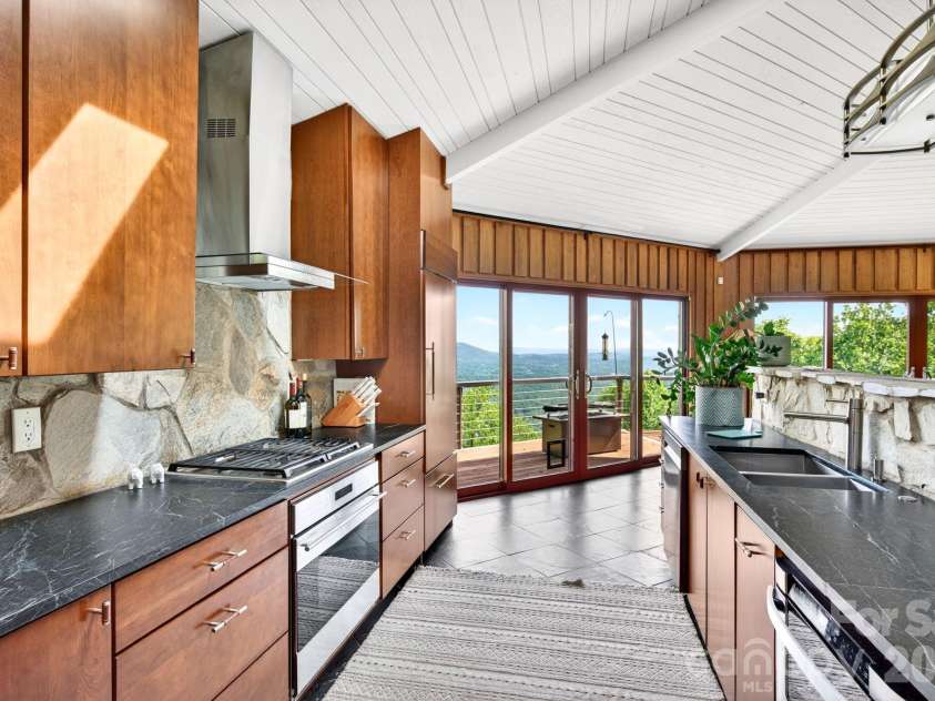 106 Windy Gap Road, Asheville, NC 28804.  MLS# CAR4372747, YatesRealty ID 26008. 