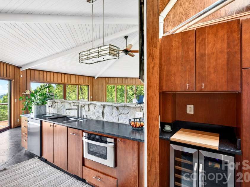 106 Windy Gap Road, Asheville, NC 28804.  MLS# CAR4372747, YatesRealty ID 26008. 