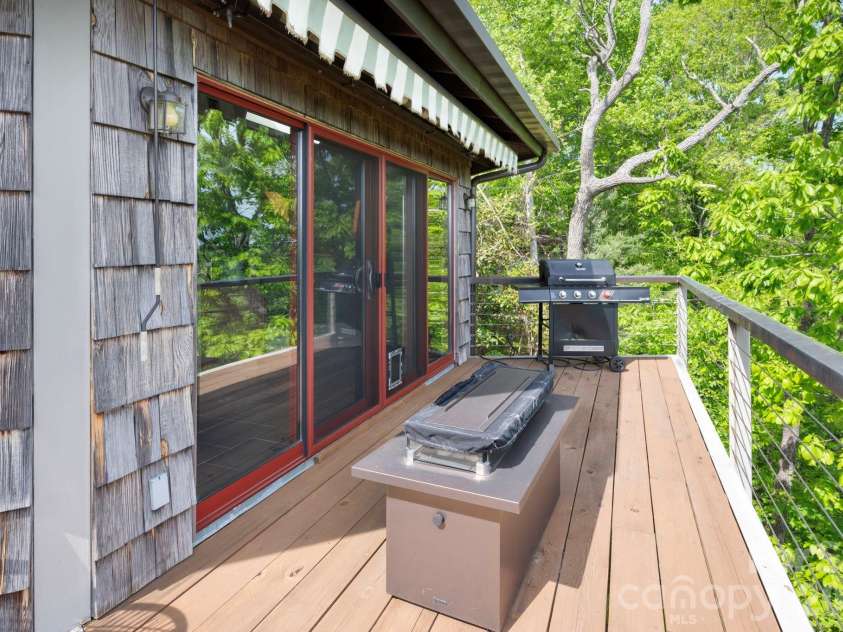 106 Windy Gap Road, Asheville, NC 28804.  MLS# CAR4372747, YatesRealty ID 26008. 