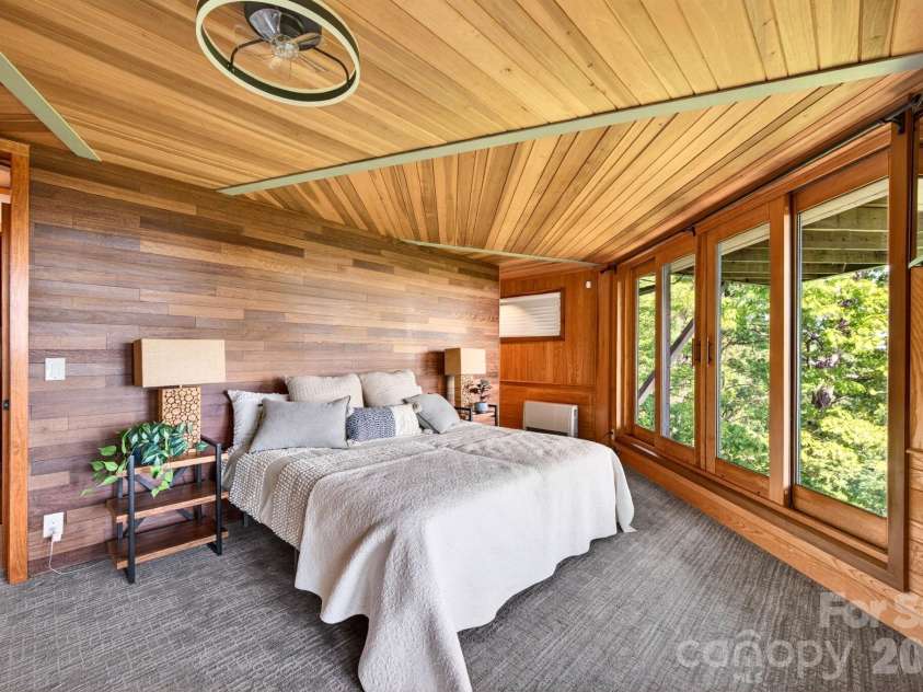 106 Windy Gap Road, Asheville, NC 28804.  MLS# CAR4372747, YatesRealty ID 26008. 