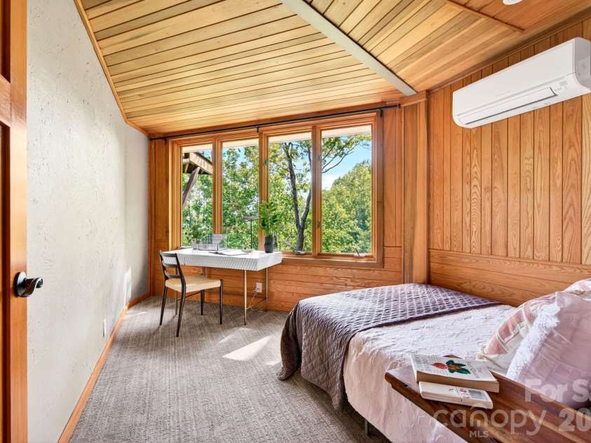 106 Windy Gap Road, Asheville, NC 28804.  MLS# CAR4372747, YatesRealty ID 26008. 
