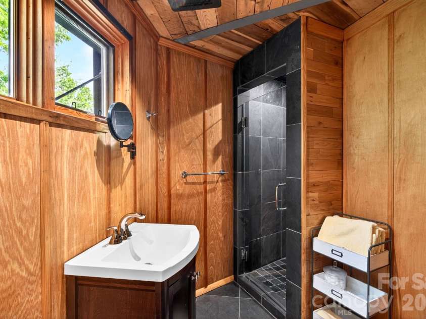 106 Windy Gap Road, Asheville, NC 28804.  MLS# CAR4372747, YatesRealty ID 26008. 