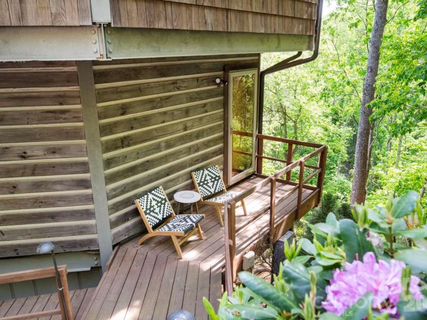 106 Windy Gap Road, Asheville, NC 28804.  MLS# CAR4372747, YatesRealty ID 26008. 
