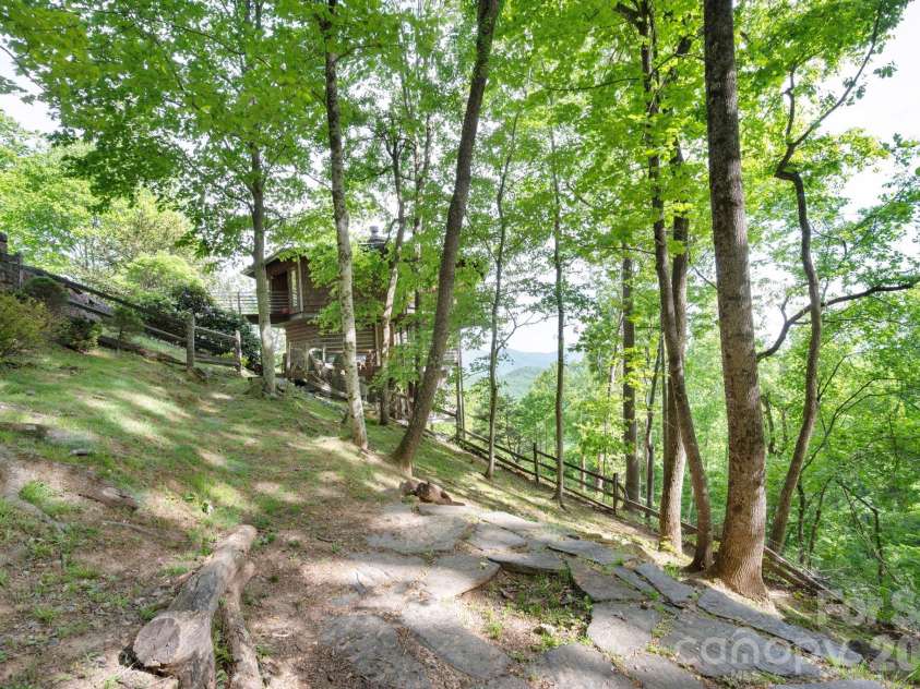 106 Windy Gap Road, Asheville, NC 28804.  MLS# CAR4372747, YatesRealty ID 26008. 