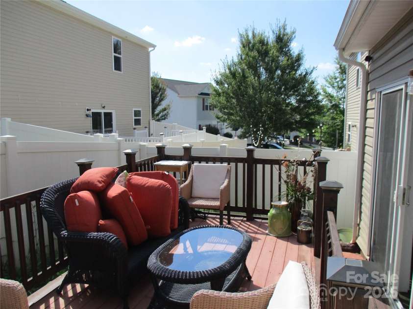 4008 Tulocay Lane, Charlotte, NC 28215.  MLS# CAR4281045, YatesRealty ID 26009. 