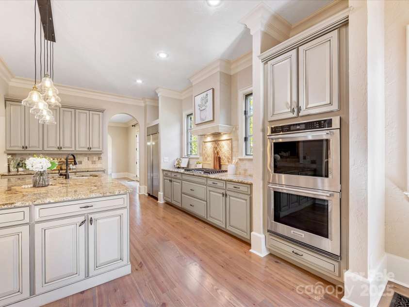 703 Sainte Rose Lane, Charlotte, NC 28226.  MLS# CAR4280610, YatesRealty ID 26011. 