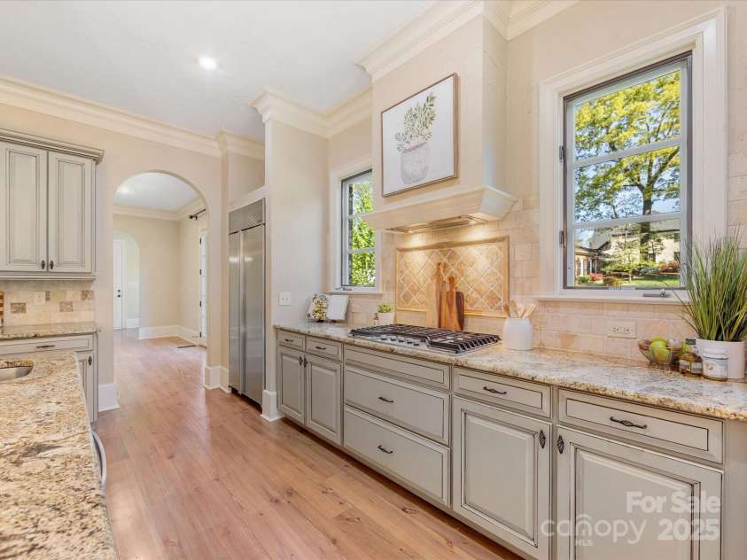 703 Sainte Rose Lane, Charlotte, NC 28226.  MLS# CAR4280610, YatesRealty ID 26011. 