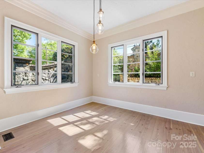 703 Sainte Rose Lane, Charlotte, NC 28226.  MLS# CAR4280610, YatesRealty ID 26011. 