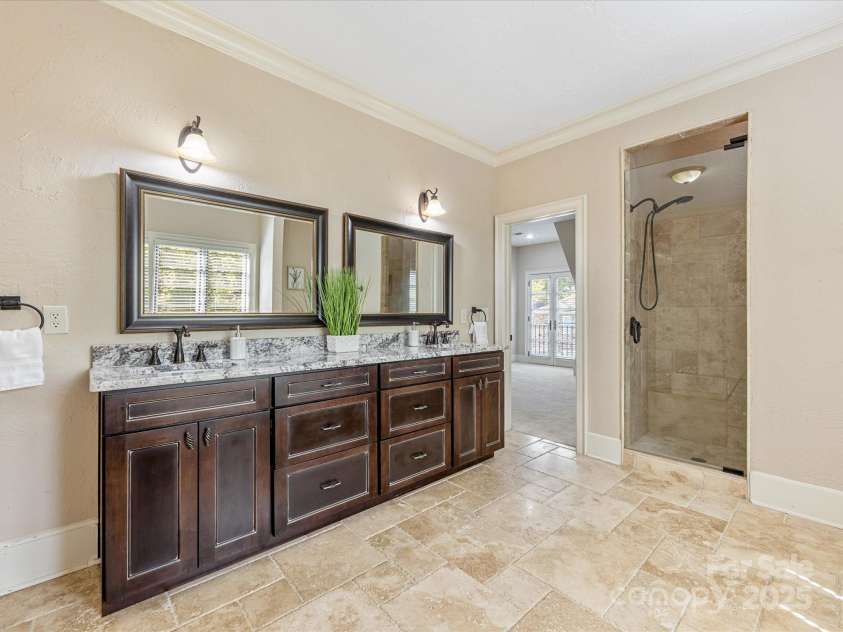 703 Sainte Rose Lane, Charlotte, NC 28226.  MLS# CAR4280610, YatesRealty ID 26011. 