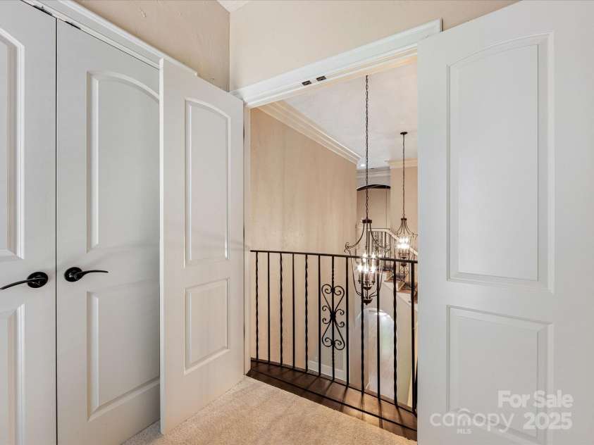 703 Sainte Rose Lane, Charlotte, NC 28226.  MLS# CAR4280610, YatesRealty ID 26011. 