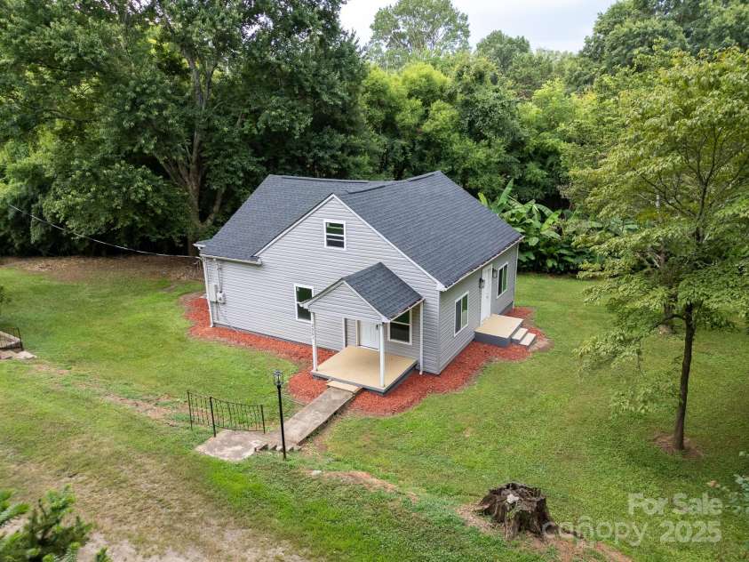 2901 Shipp Avenue, Newton, NC 28658.  MLS# CAR4266618, YatesRealty ID 26012. 