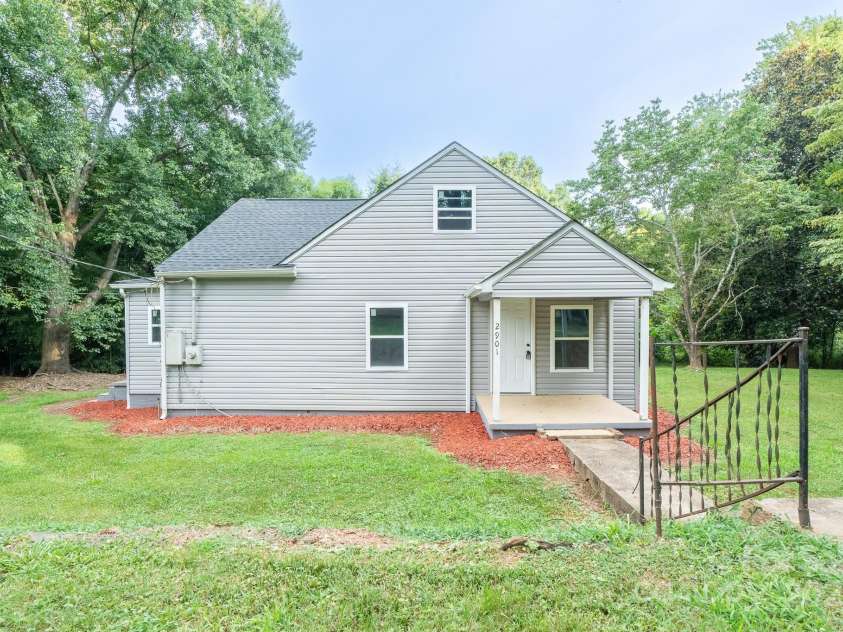 2901 Shipp Avenue, Newton, NC 28658.  MLS# CAR4266618, YatesRealty ID 26012. 