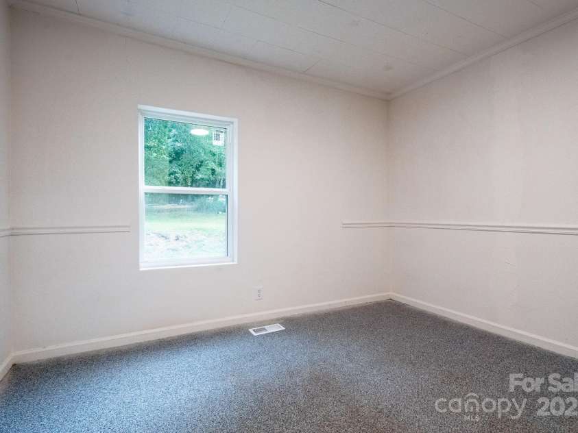 2901 Shipp Avenue, Newton, NC 28658.  MLS# CAR4266618, YatesRealty ID 26012. 