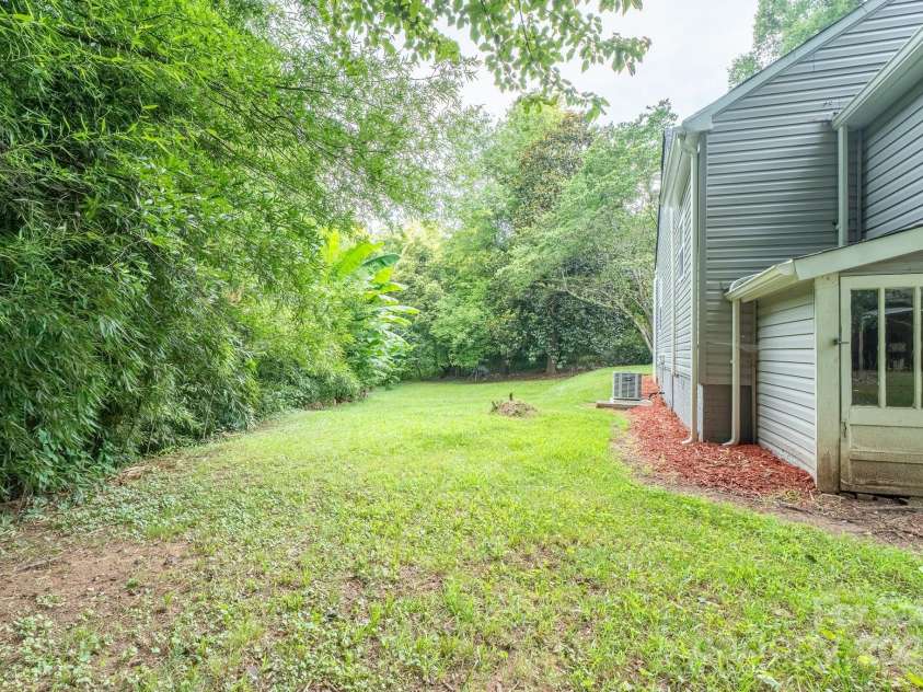 2901 Shipp Avenue, Newton, NC 28658.  MLS# CAR4266618, YatesRealty ID 26012. 