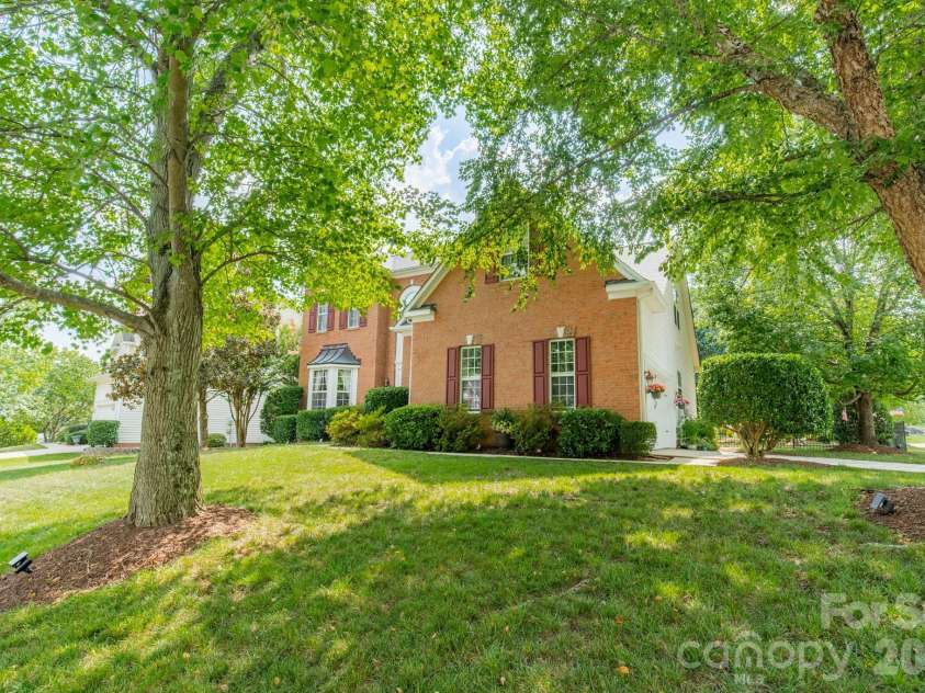 6216 Creek Breeze Road, Charlotte, NC 28269.  MLS# CAR4369995, YatesRealty ID 26012. 
