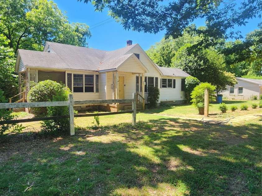 5510 Allen Road, Charlotte, NC 28269.  MLS# CAR4382534, YatesRealty ID 26014. 