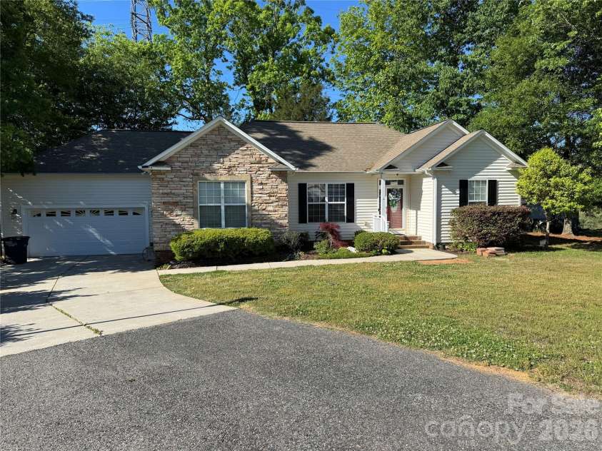 4046 Navajo Court, Rock Hill, SC 29732.  MLS# CAR4386629, YatesRealty ID 26015. 