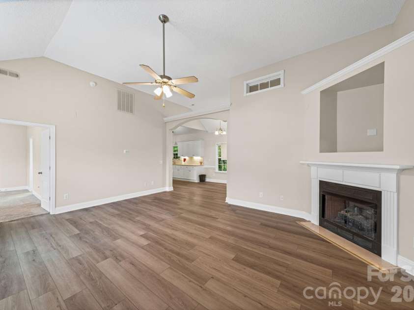 4046 Navajo Court, Rock Hill, SC 29732.  MLS# CAR4386629, YatesRealty ID 26015. 