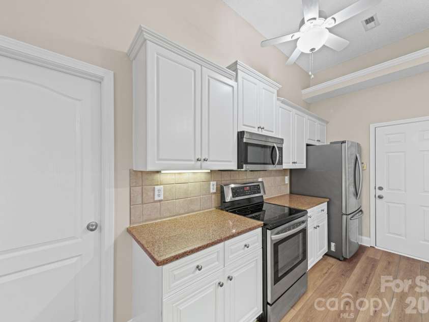 4046 Navajo Court, Rock Hill, SC 29732.  MLS# CAR4386629, YatesRealty ID 26015. 