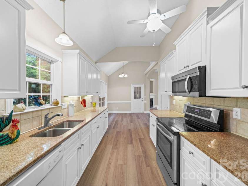 4046 Navajo Court, Rock Hill, SC 29732.  MLS# CAR4386629, YatesRealty ID 26015. 