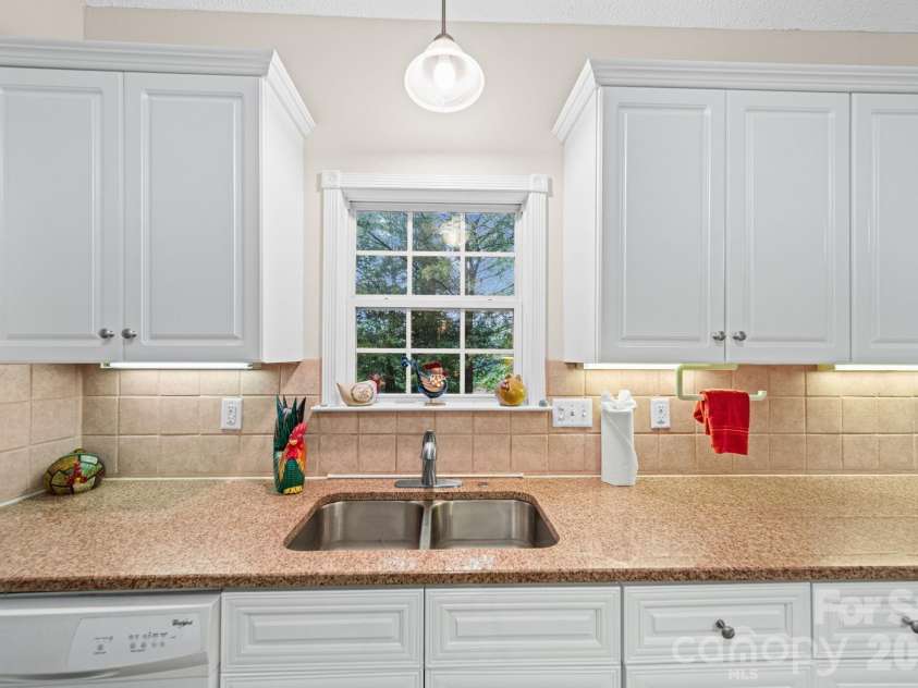 4046 Navajo Court, Rock Hill, SC 29732.  MLS# CAR4386629, YatesRealty ID 26015. 
