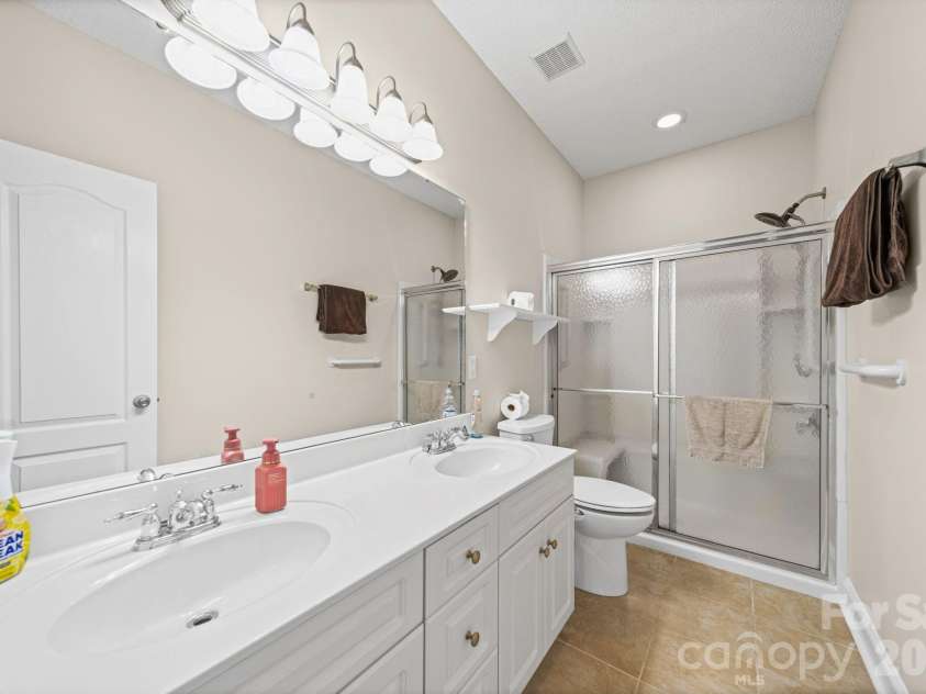 4046 Navajo Court, Rock Hill, SC 29732.  MLS# CAR4386629, YatesRealty ID 26015. 