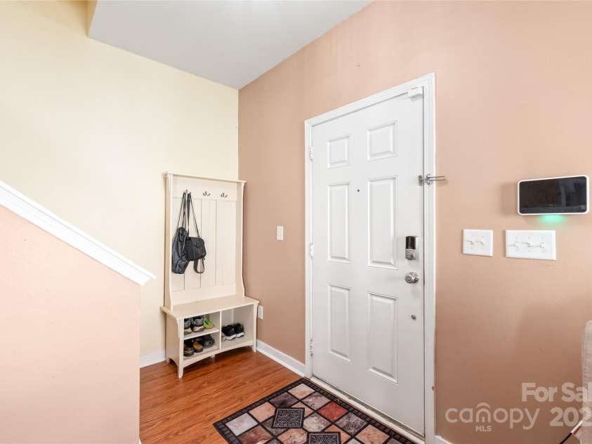 8618 Redding Glen Avenue, Charlotte, NC 28216.  MLS# CAR4276008, YatesRealty ID 26015. 