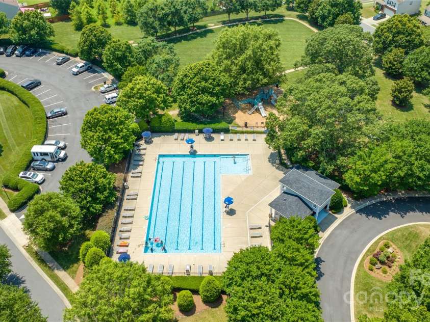 8618 Redding Glen Avenue, Charlotte, NC 28216.  MLS# CAR4276008, YatesRealty ID 26015. Community Amenities View 2