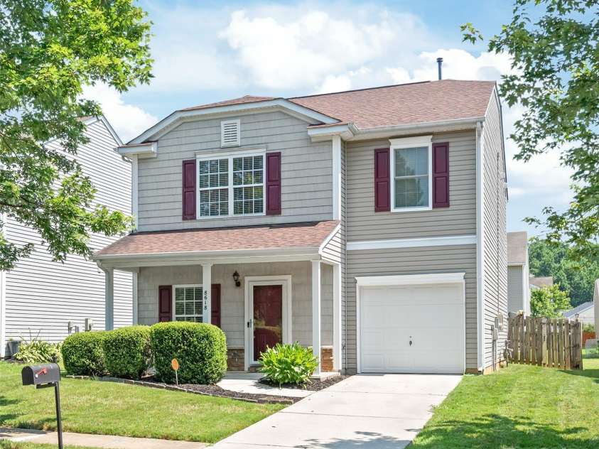 8618 Redding Glen Avenue, Charlotte, NC 28216.  MLS# CAR4276008, YatesRealty ID 26015. Front Exterior View 1