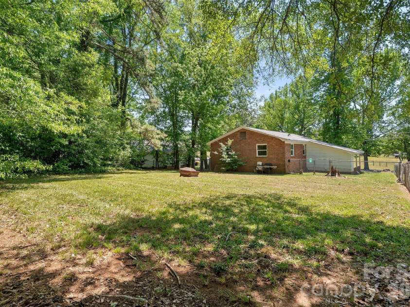 605 Boston Avenue, Bessemer City, NC 28016.  MLS# CAR4373424, YatesRealty ID 26017. 