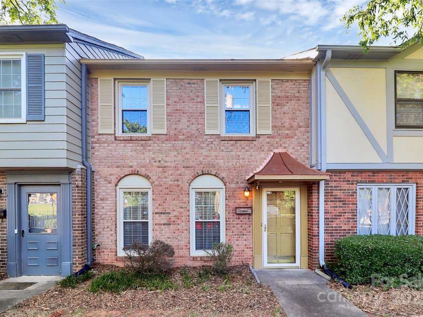 4500 Central Avenue, Charlotte, NC 28205.  MLS# CAR4278736, YatesRealty ID 26018. 