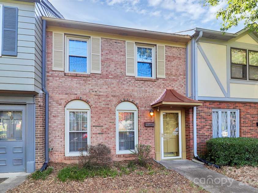 4500 Central Avenue, Charlotte, NC 28205.  MLS# CAR4278736, YatesRealty ID 26018. 