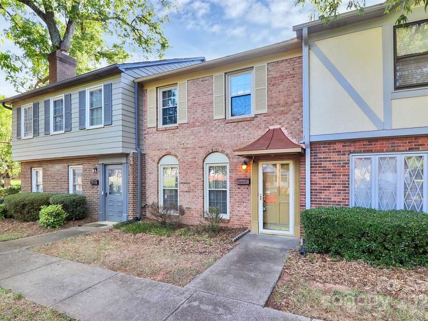 4500 Central Avenue, Charlotte, NC 28205.  MLS# CAR4278736, YatesRealty ID 26018. 