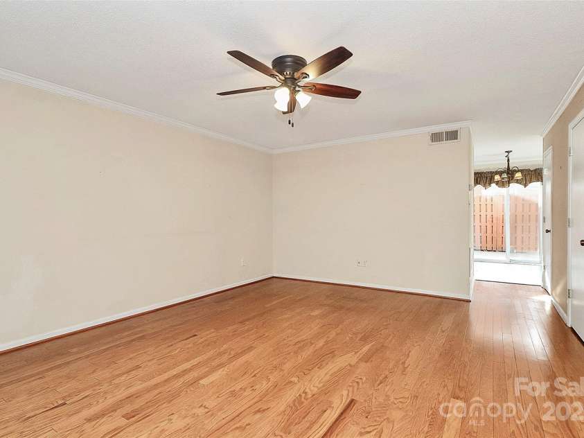 4500 Central Avenue, Charlotte, NC 28205.  MLS# CAR4278736, YatesRealty ID 26018. 