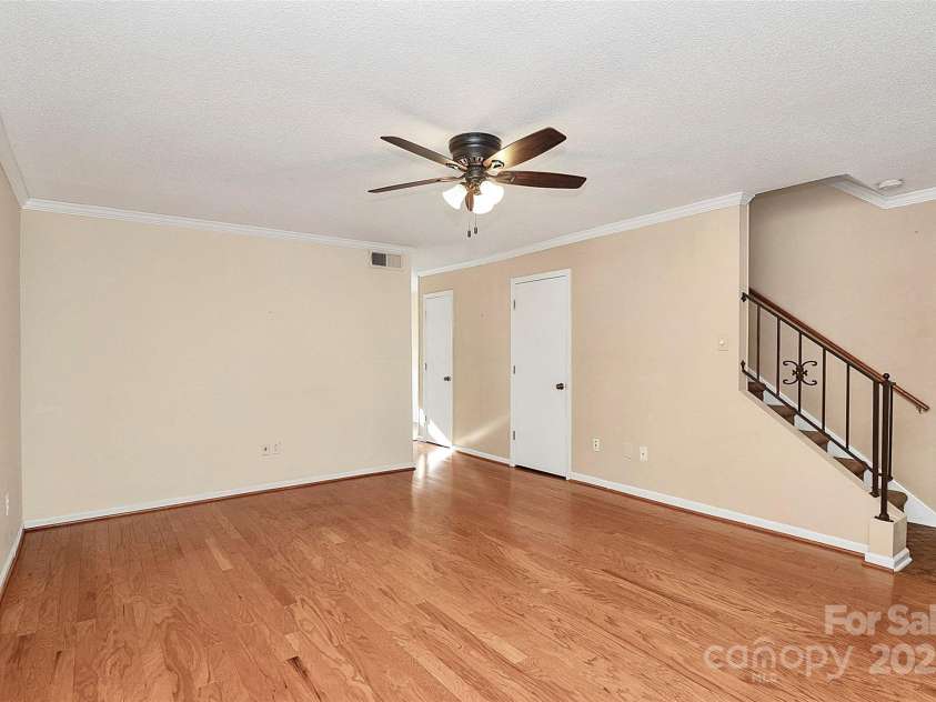 4500 Central Avenue, Charlotte, NC 28205.  MLS# CAR4278736, YatesRealty ID 26018. 