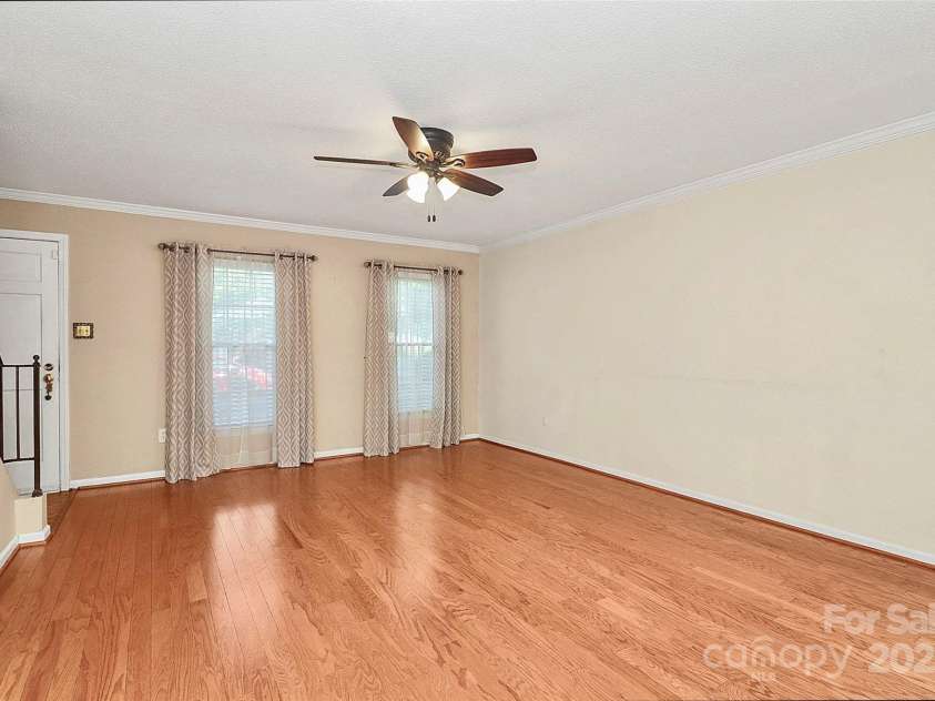 4500 Central Avenue, Charlotte, NC 28205.  MLS# CAR4278736, YatesRealty ID 26018. 