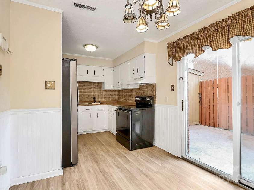 4500 Central Avenue, Charlotte, NC 28205.  MLS# CAR4278736, YatesRealty ID 26018. 