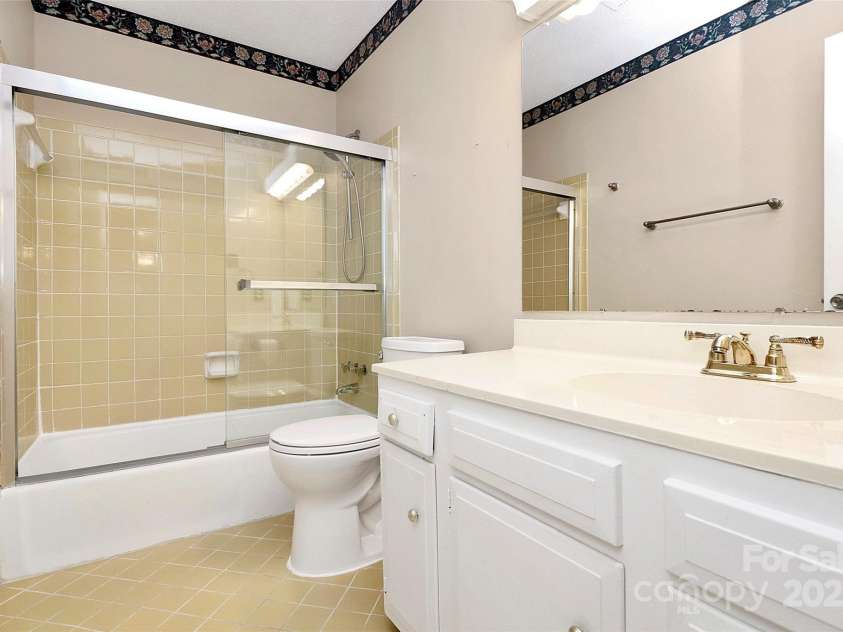 4500 Central Avenue, Charlotte, NC 28205.  MLS# CAR4278736, YatesRealty ID 26018. 