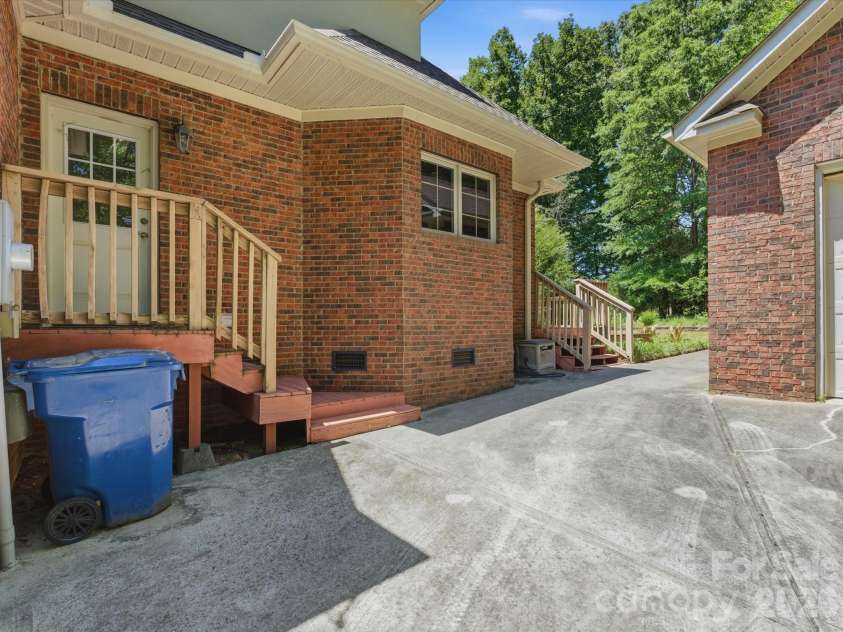 707 Mayfield Court, Fort Mill, SC 29715.  MLS# CAR4378861, YatesRealty ID 26018. 