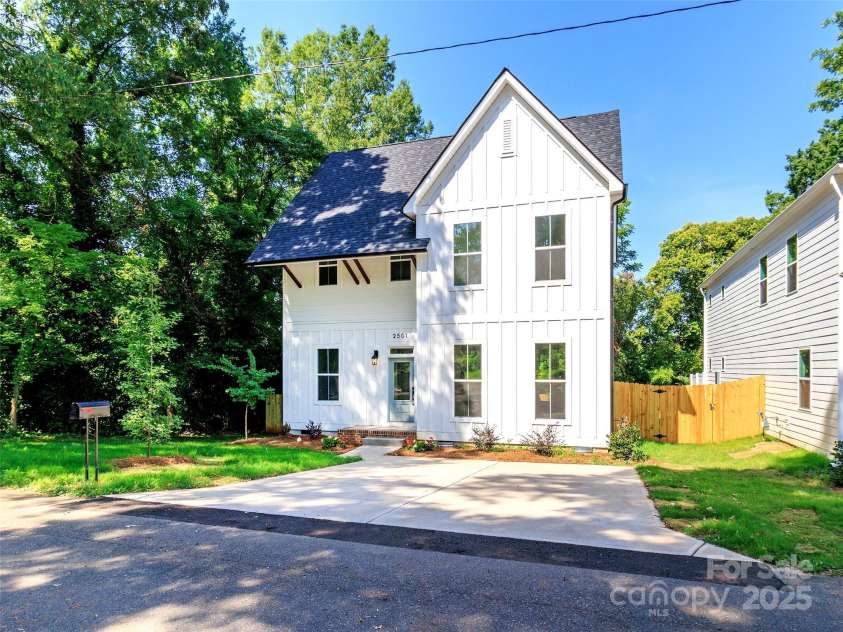 2501 ELON Street, Charlotte, NC 28208.  MLS# CAR4246570, YatesRealty ID 26019. 
