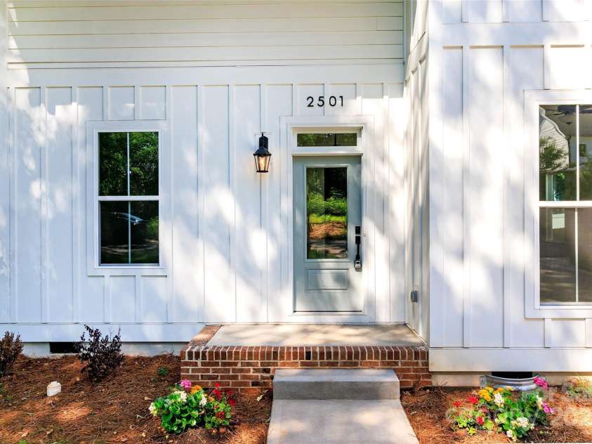 2501 ELON Street, Charlotte, NC 28208.  MLS# CAR4246570, YatesRealty ID 26019. 